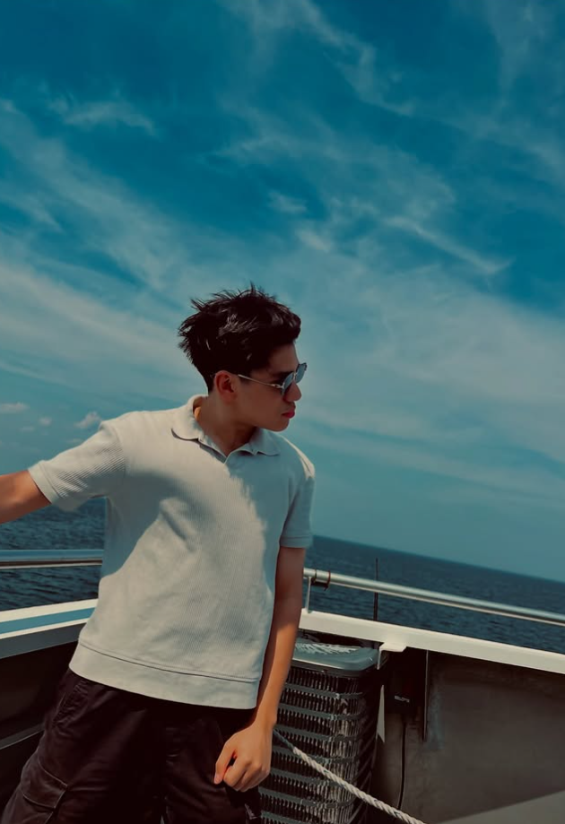 Boat deck — ocean horizon